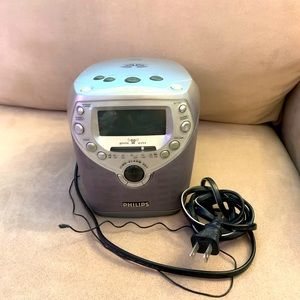 Philips CD clock radio